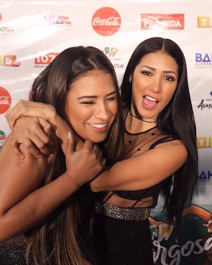 Simone dá soco em fã que invadiu o palco e atacou Simaria em show