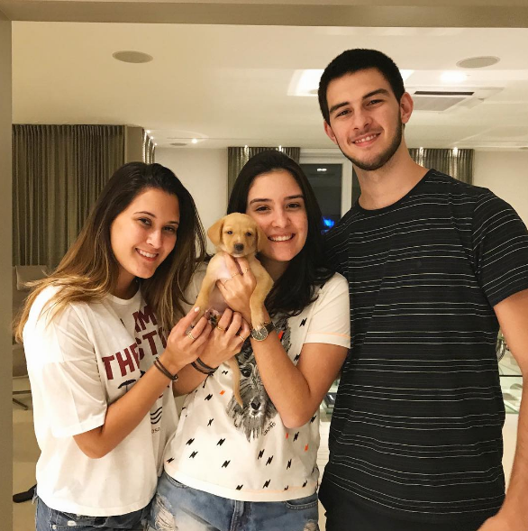 Filhos de Fátima Bernardes e Bonner recriam foto da infância