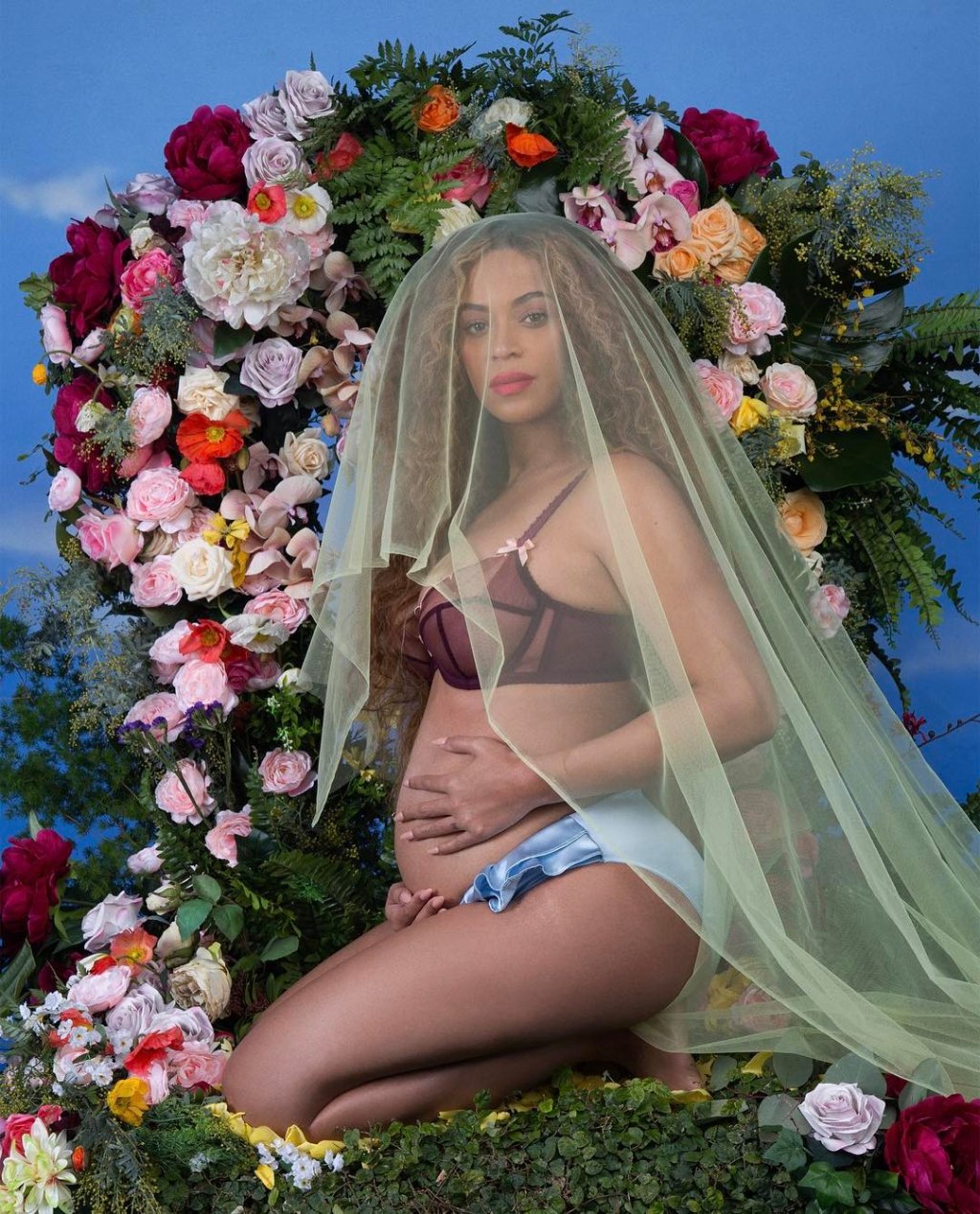 Beyoncé quebra a internet de novo ao postar 1ª foto com os gêmeos