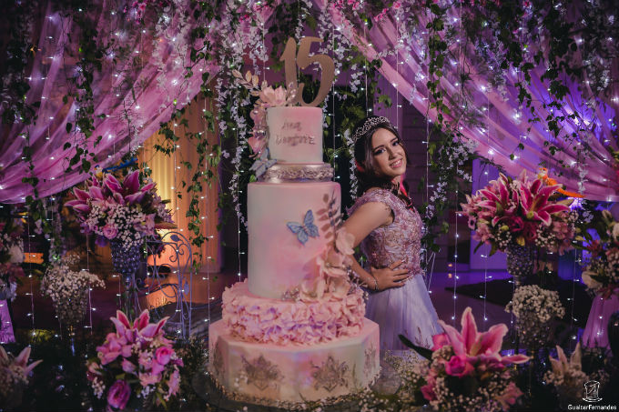 15 anos: 3 festas lindas com temas mágicos para te inspirar