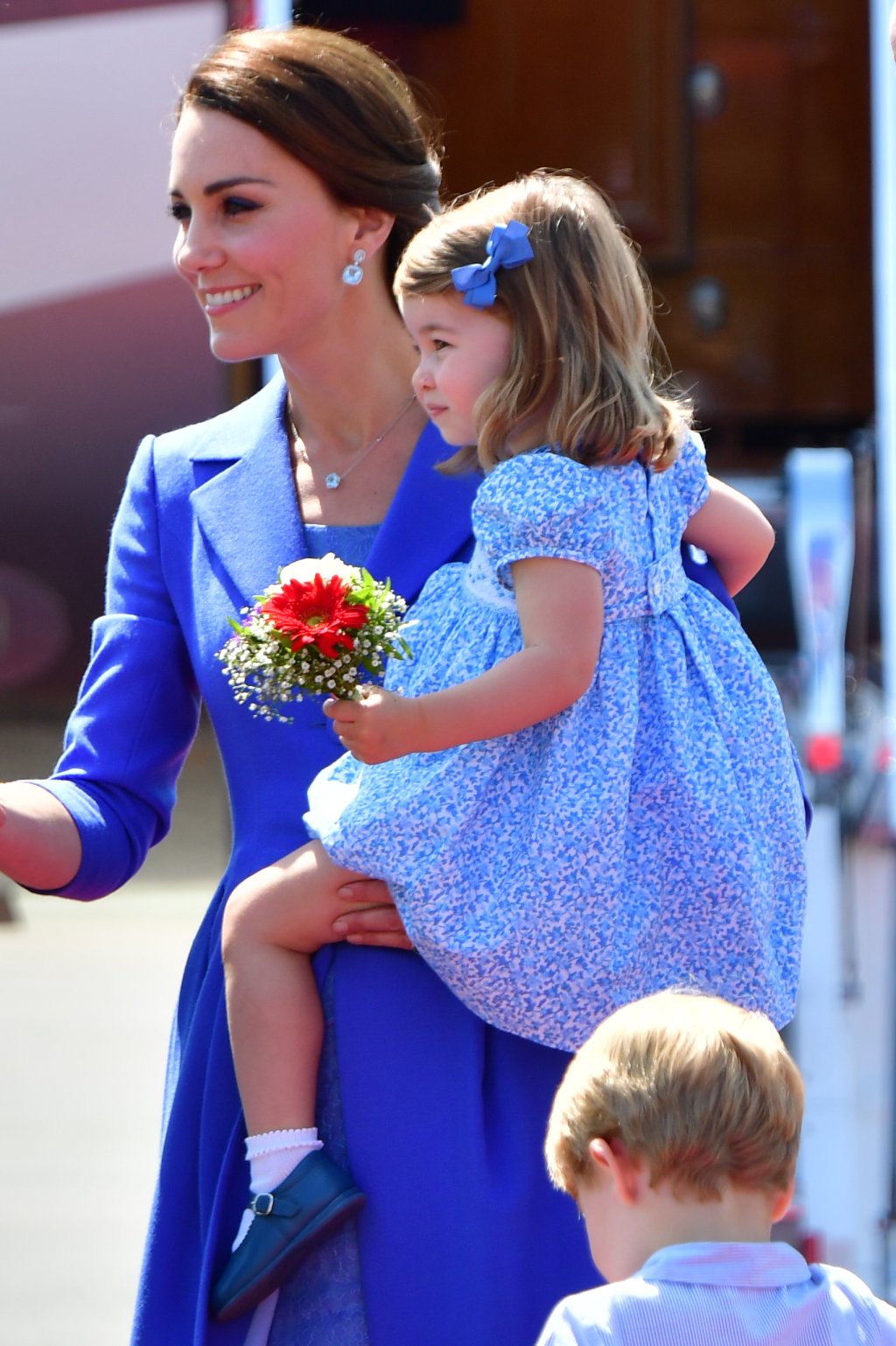 Fofura do dia: Kate Middleton e Charlotte com looks combinando