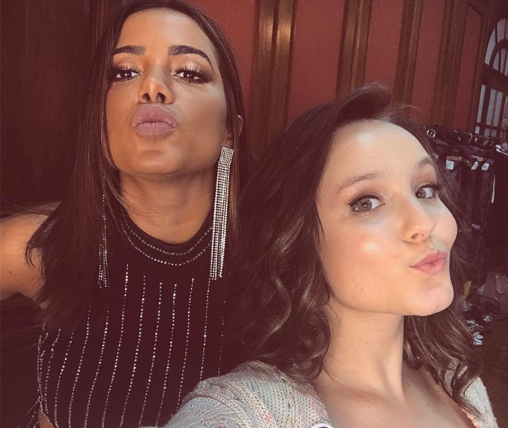 Larissa Manoela arrecada mais que Anitta em leilão de Neymar