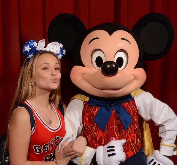 Disney: 10 looks que a Larissa Manoela usou durante suas férias