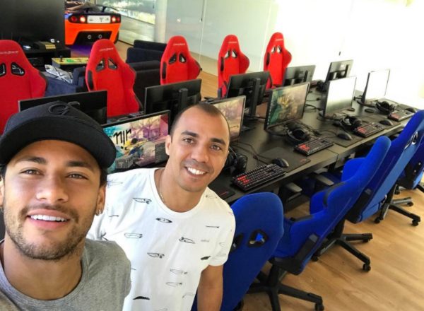 Lan house em mansão de Neymar custou mais de R$ 100 mil