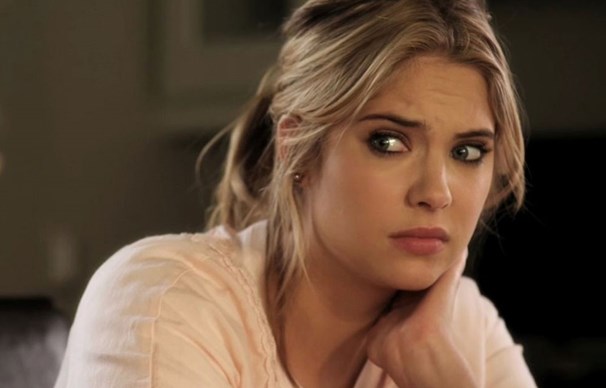 Look usado em Pretty Little Liars irritou Ashley Benson