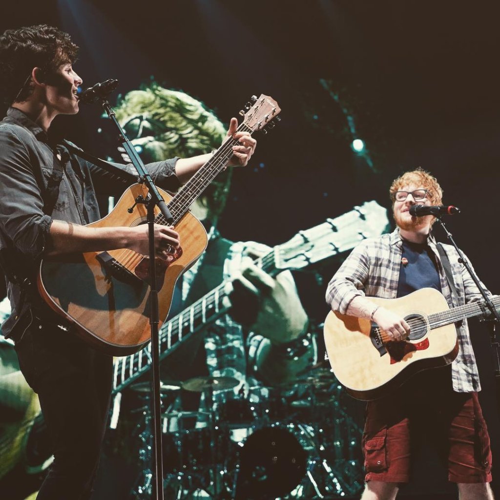 Ed Sheeran aparece de surpresa em show do Shawn Mendes