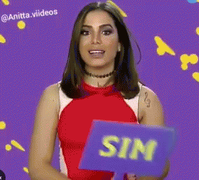 Anitta conta quais looks antigos ela usaria de novo ou não