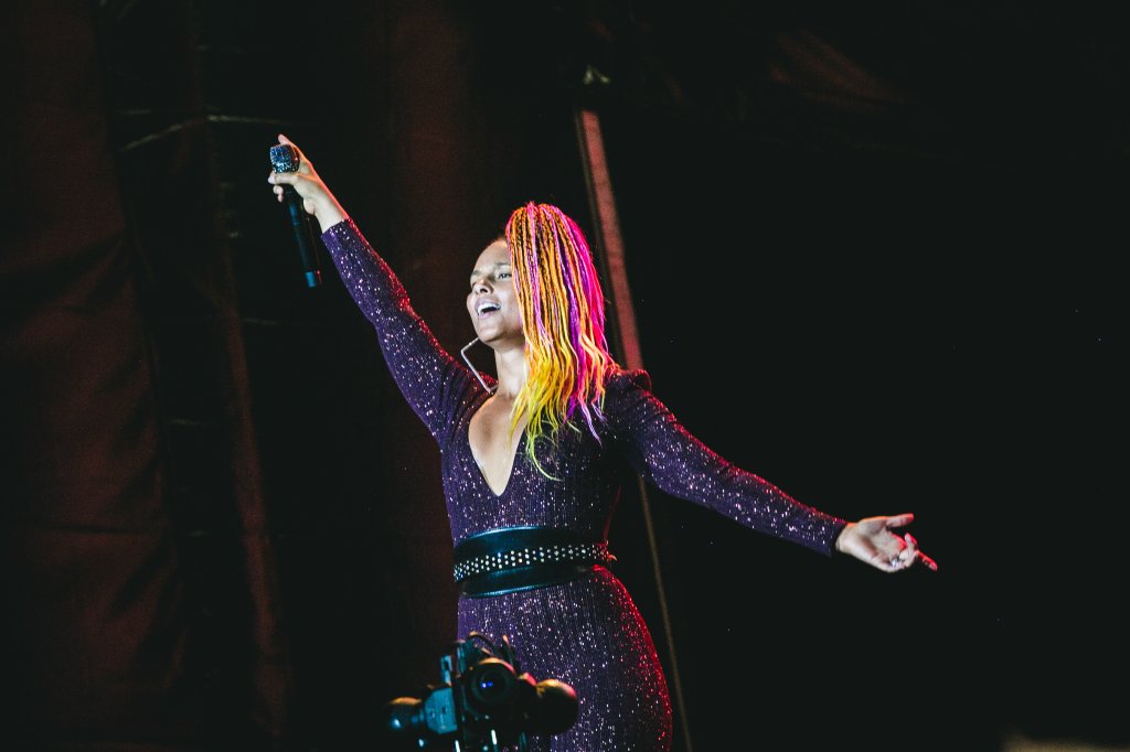 Alicia Keys encanta o Rock in Rio com show engajado e muitos hits