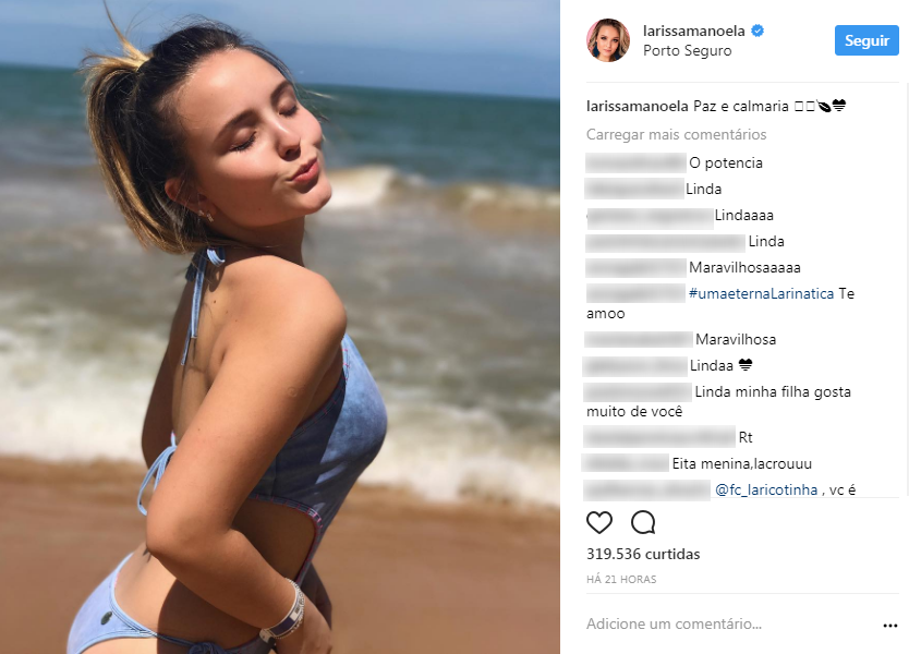 Larissa Manoela curte balada e festa à fantasia em Porto Seguro