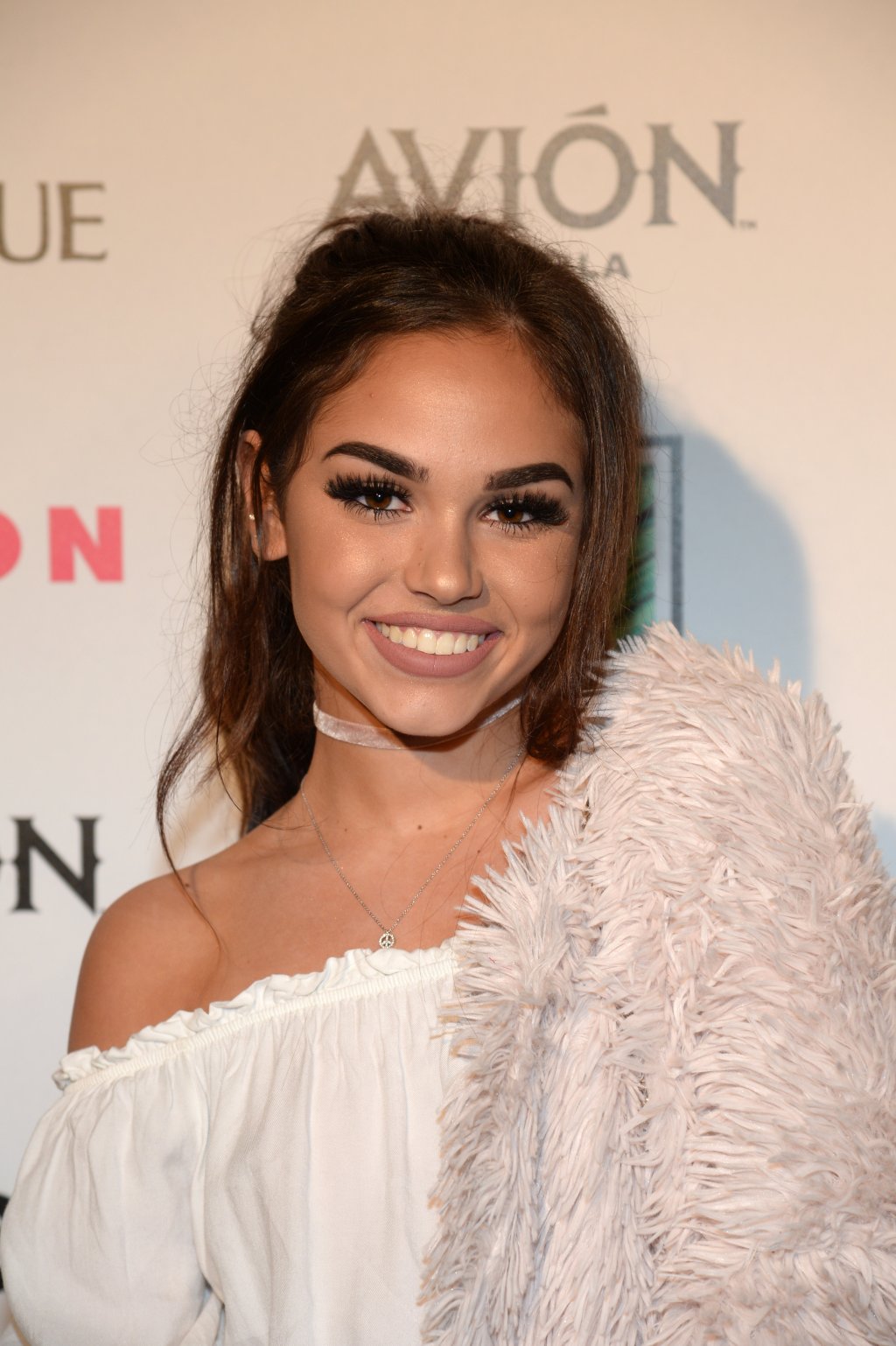 New Star: Maggie Lindemann arrasa em seu 1º single, Pretty Girl