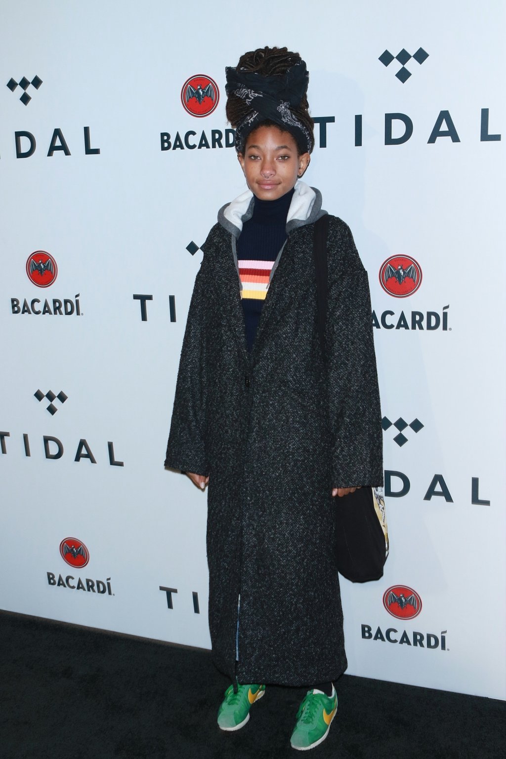 Look do Dia: Willow Smith usou tênis esportivo no red carpet