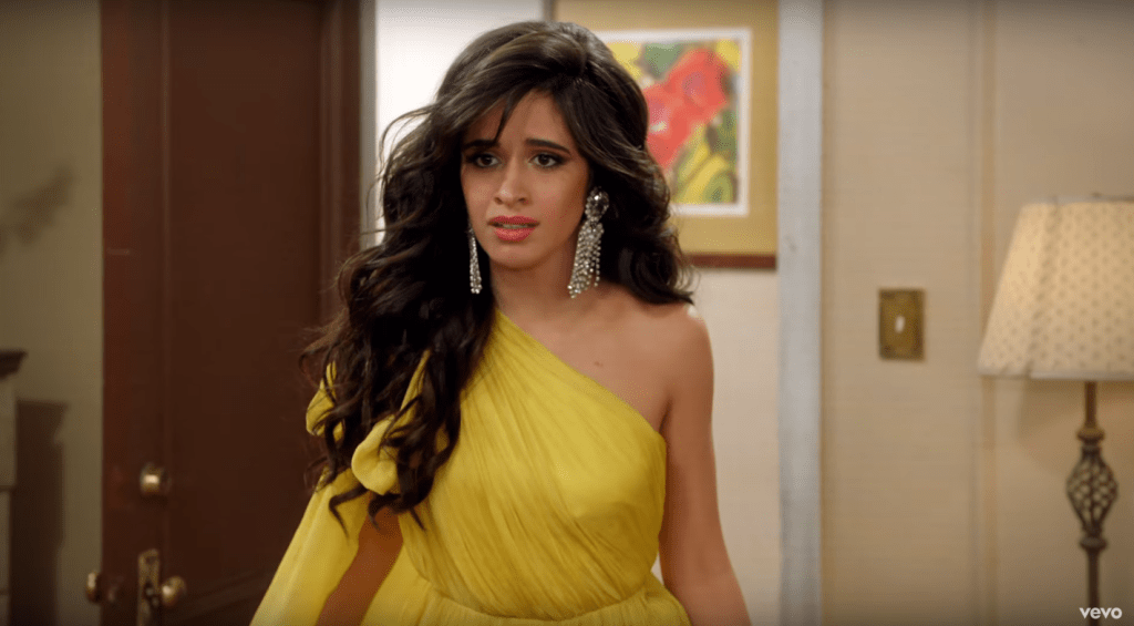 Camila Cabello vive em uma ~novela mexicana~ no clipe de Havana