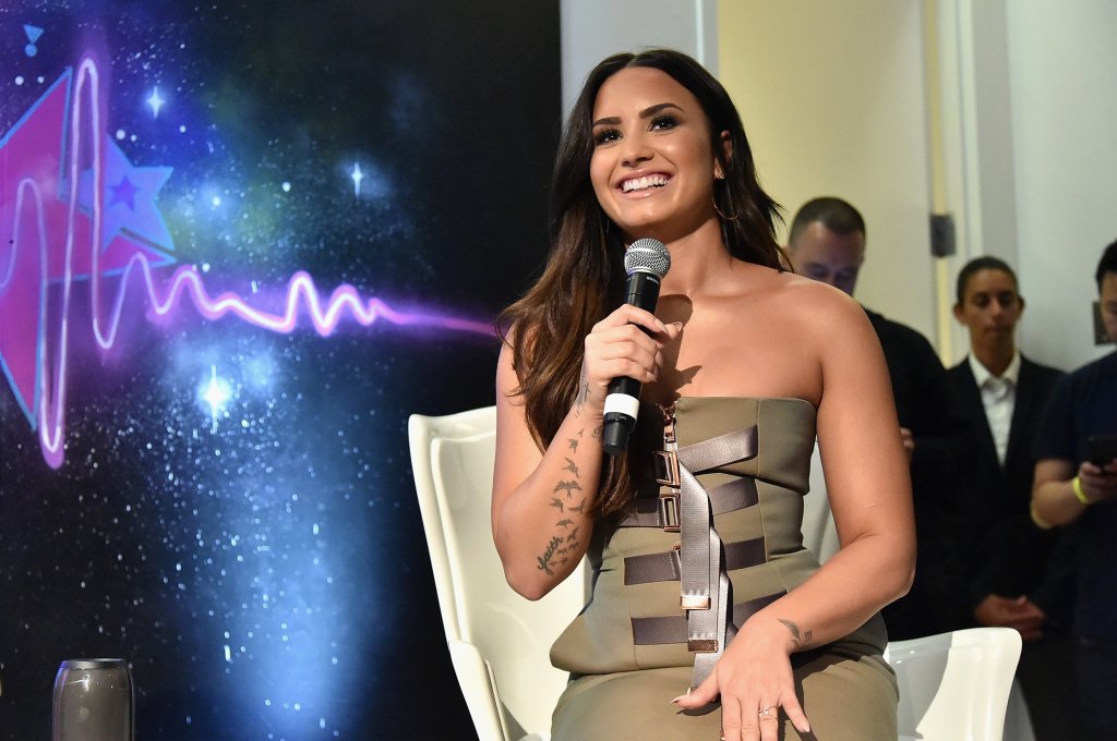 Demi Lovato tem ótima reação após sua voz falhar em apresentação