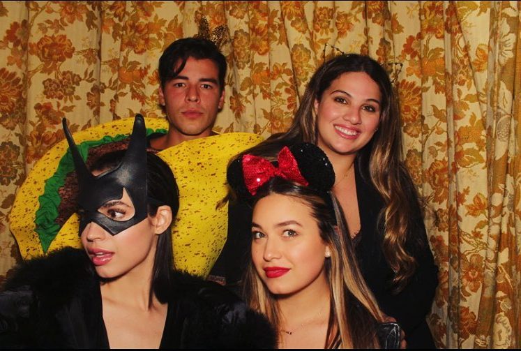 halloween-sofia-carson