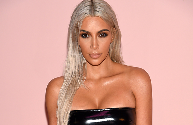 Kim Kardashian revela novos produtos da sua marca de cosméticos