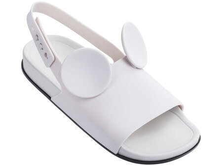 A beach Slide Sandal custa R$160.