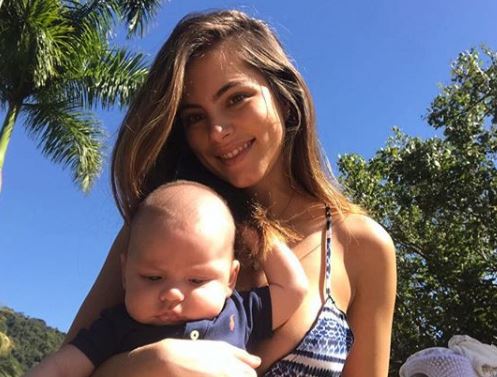 Bruna Hamú batiza o filho Júlio, de 6 meses