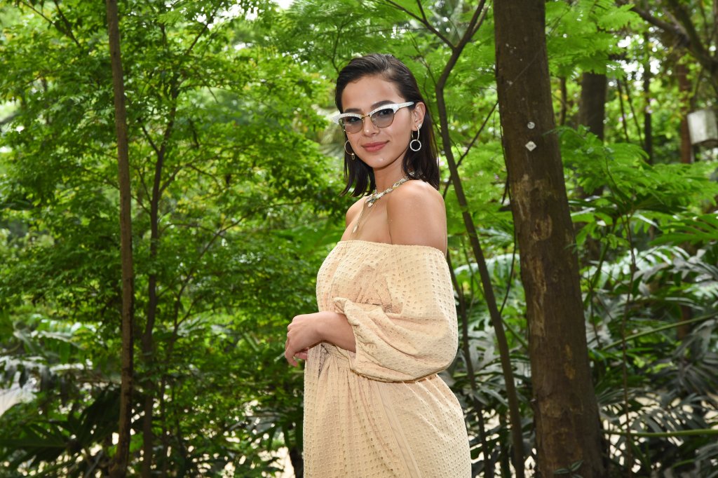 Você pode ter o mesmo look que a Bruna Marquezine usou em desfile