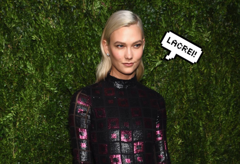 Look do Dia: Karlie Kloss aposta em sapatilhas no red carpet