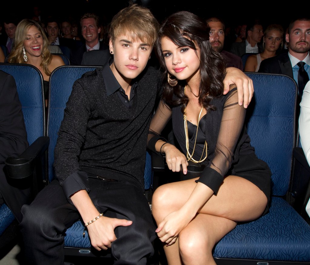 Justin Bieber e Selena Gomez fecham restaurante para um date