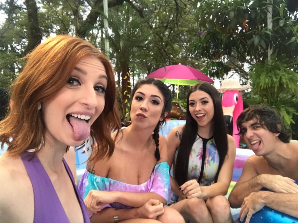 ASSISTA: #LugarDeMulher é tema de Pool Party by Gillette Venus!