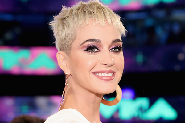 É oficial! Katy Perry confirma datas de shows no Brasil em 2018