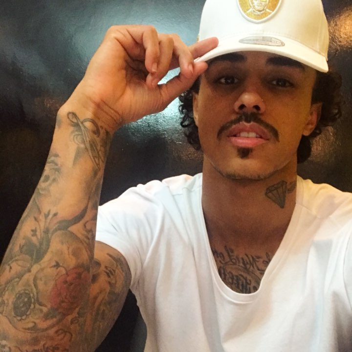 MC Livinho é barrado por seguranças e decide cancelar show