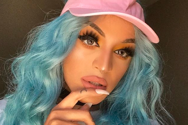 Pabllo Vittar se “desmonta” no palco após surgir de princesa Bela