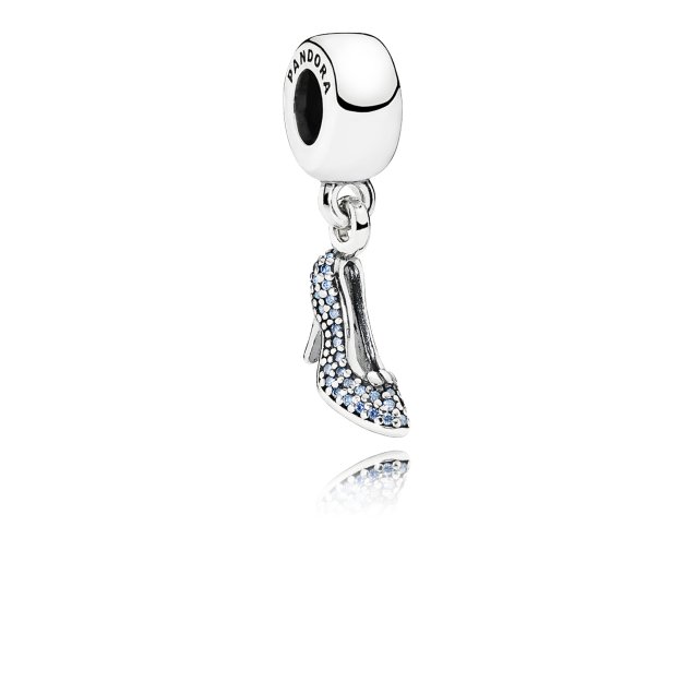 Sapatinho de cristal Cinderela - R$ 305 Sapatinho de cristal Cinderela - R$ 305