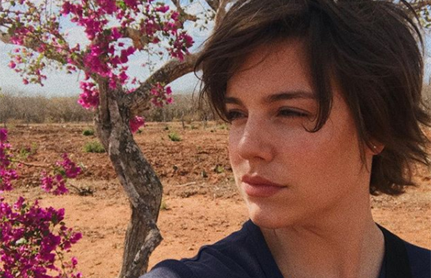 Alice Wegmann questiona busca por padrões: ‘aprenda a se amar’