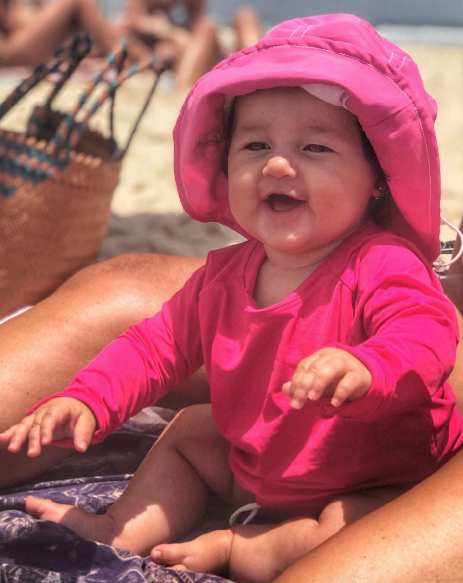 Que amor! Madalena, filha de Bruno Gissoni, faz ensaio de Natal
