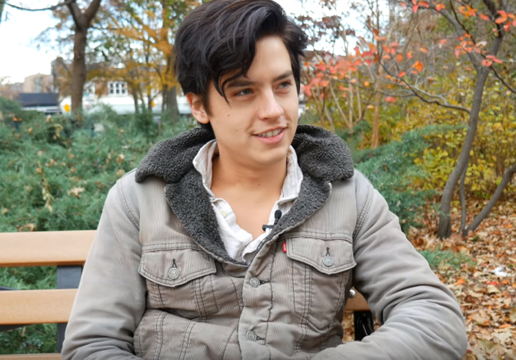 Cole Sprouse conta como fez para sair da depressão