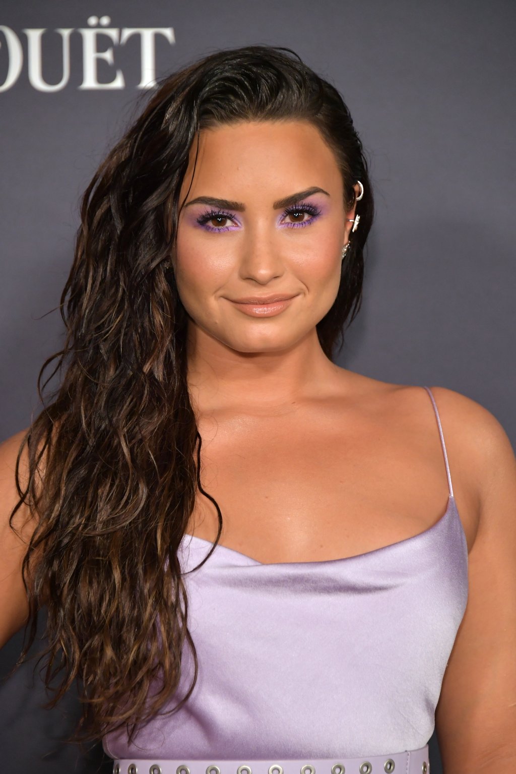 Internada há cinco dias, Demi Lovato está melhorando, diz People