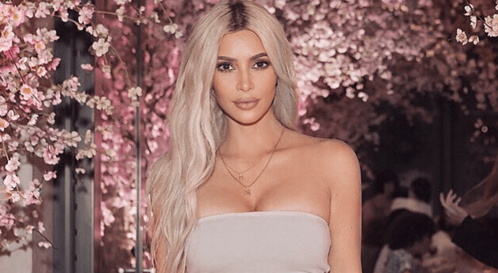 Kim Kardashian revela nome de sua nova herdeira e é… uma cidade