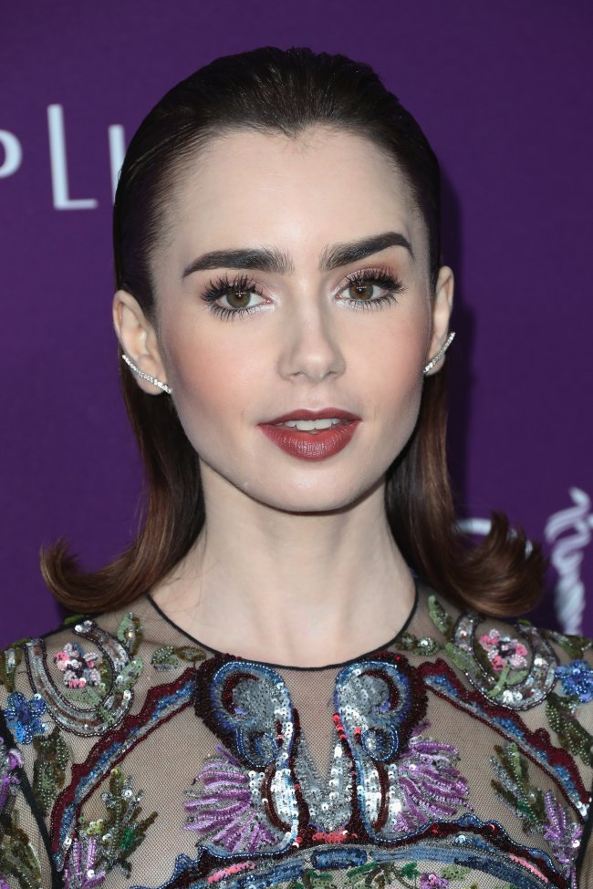 lily-collins-cabelo-molhado