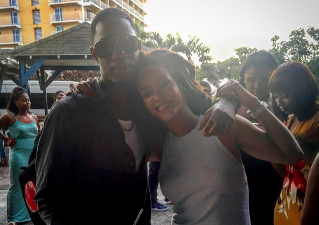 Primo de Rihanna é assassinado e cantora lamenta nas redes