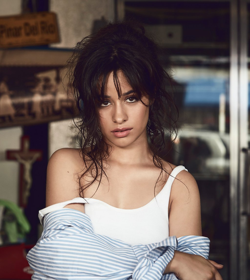 Camila Cabello faz passeio romântico no México