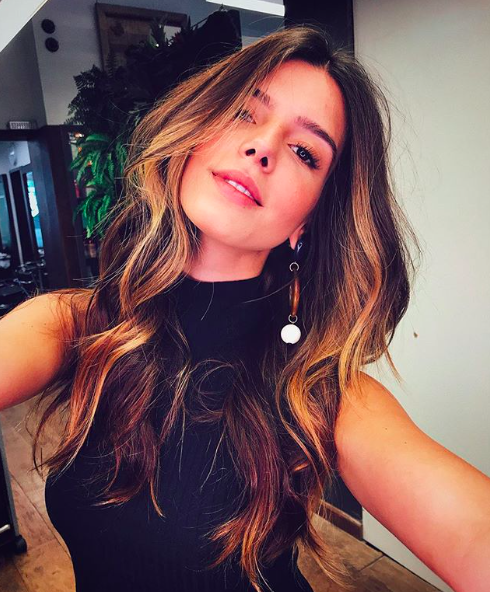 Mudou! Giovanna Lancellotti está linda de franjinha <3