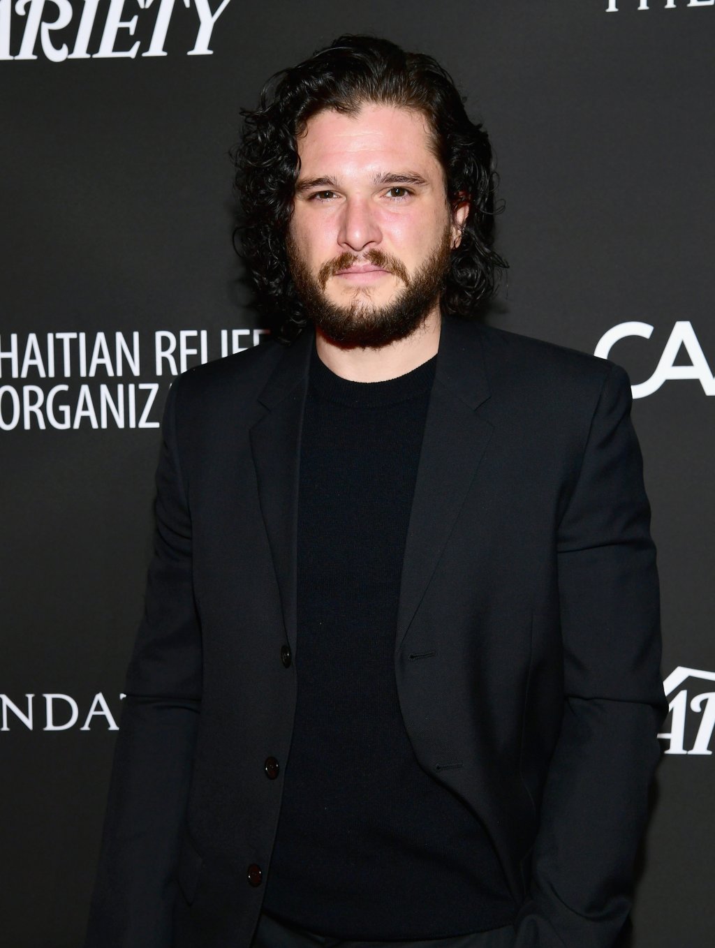 Kit Harington causa e é expulso de bar em NY