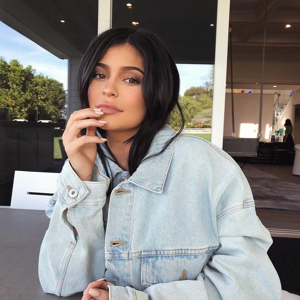 Apareceu! Site divulga foto de Kylie Jenner na Califórnia