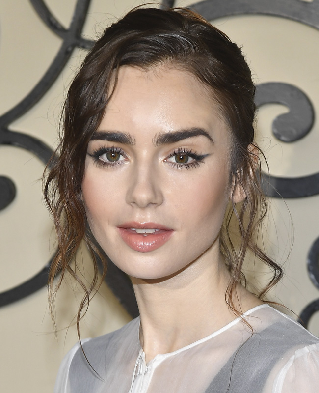 Lily-Collins-batom-nude Lily-Collins-batom-nude