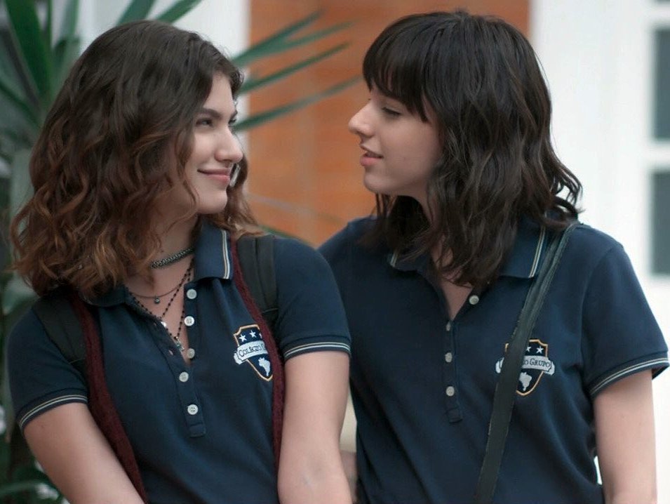 Malhação: Samantha e Lica se beijam e a web já shippa o casal!