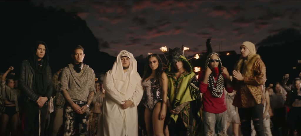 O clipe de Machika, com Anitta e J Balvin, é todo internacional