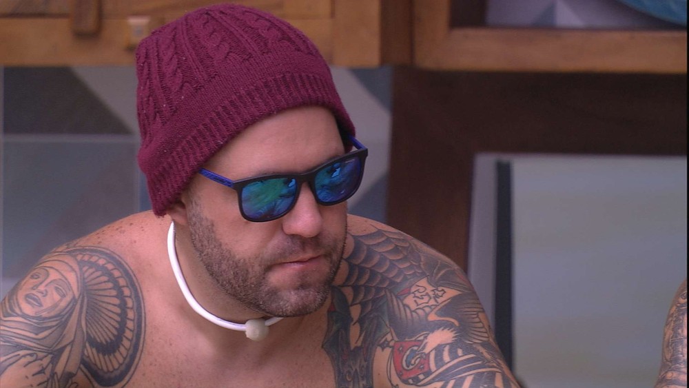 BBB18: Tá Com Nada recebe punição por causa de Caruso