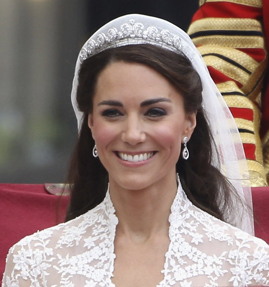 Vestido de noiva igual ao da Kate Middleton? Ele existe e custa R$ 1000!