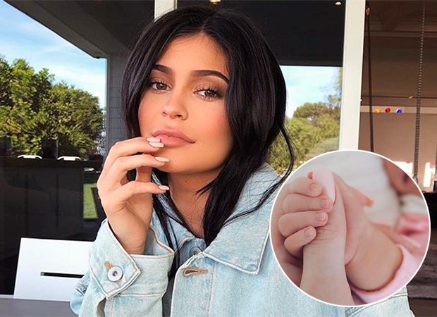 Kylie Jenner mostra Stormi em seu Snapchat pela primeira vez