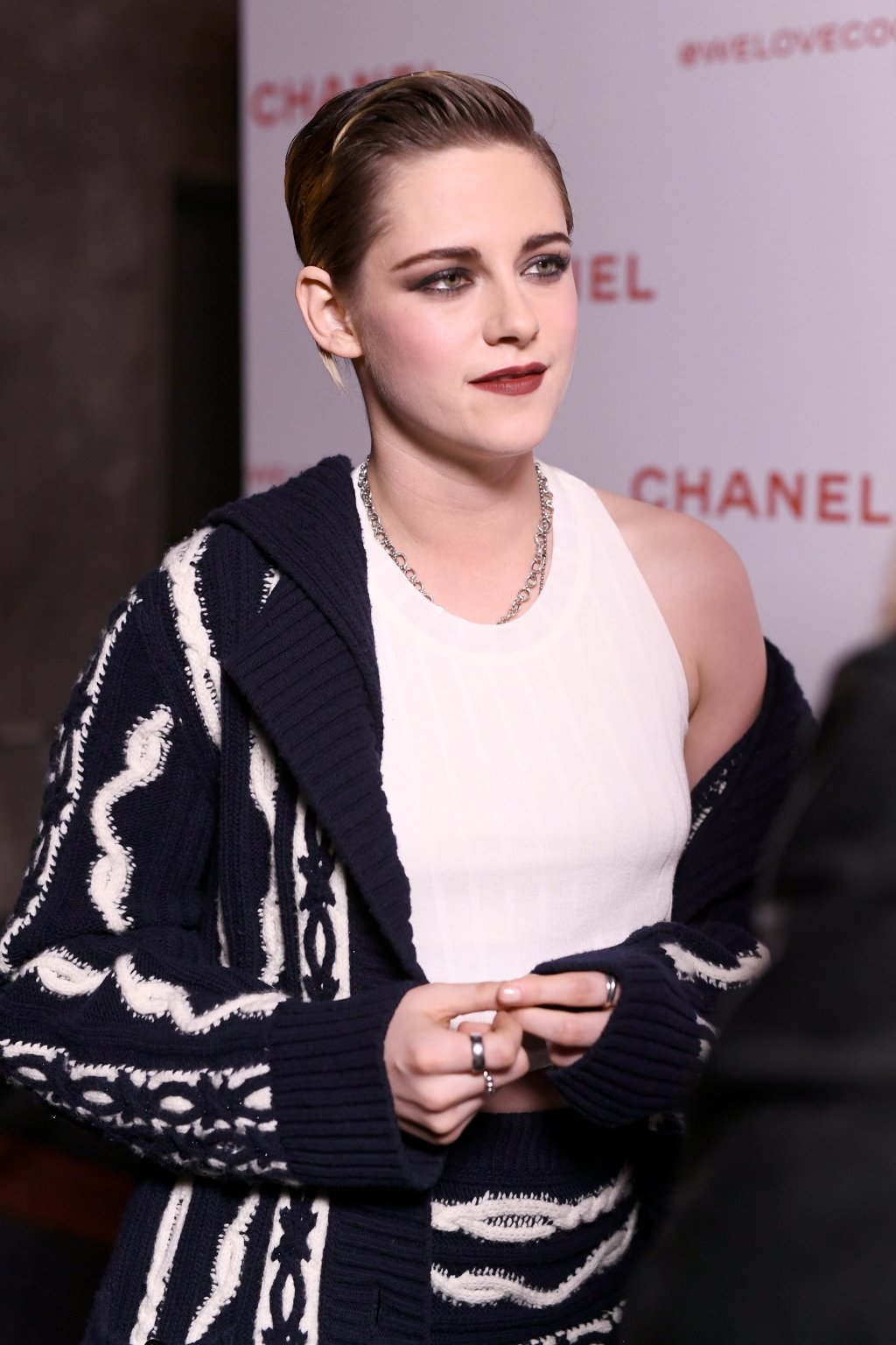 Você reparou neste detalhe no delineador da Kristen Stewart em Cannes?