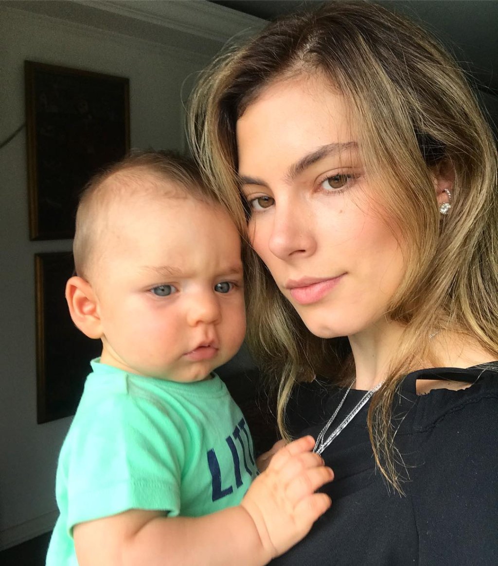 Bruna Hamú teve um pequeno ~acidente~ com o filho durante um voo