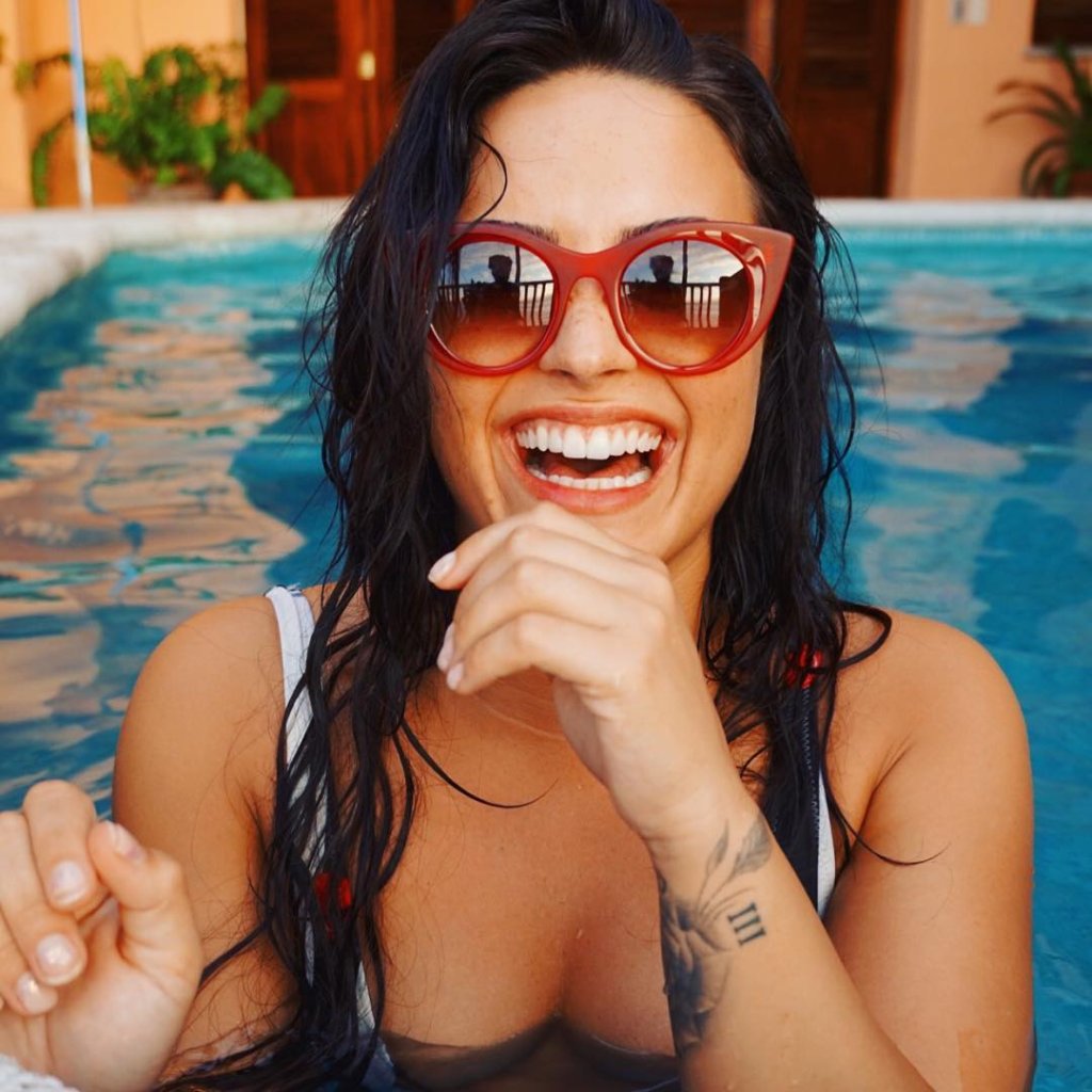 Demi Lovato faz post inspirador ao completar 6 anos de sobriedade