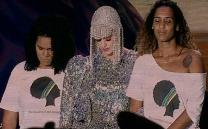 Katy Perry chama filha e irmã de Marielle para homenagem no Rio